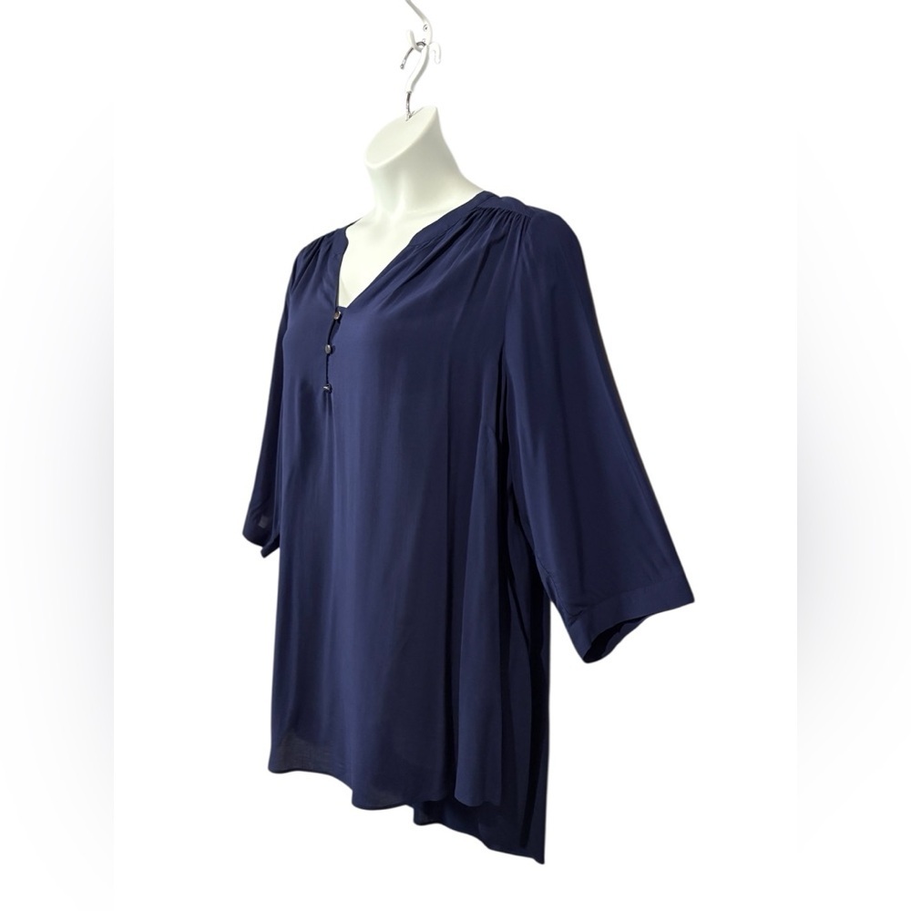 NWOT, Penningtons, Plus Size Navy Tunic Blouse, 2X - Picture 5 of 8
